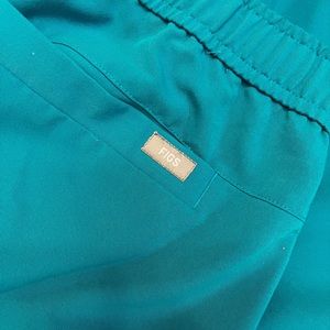 Figs Technical scrubs in teal size XXL Women/Men